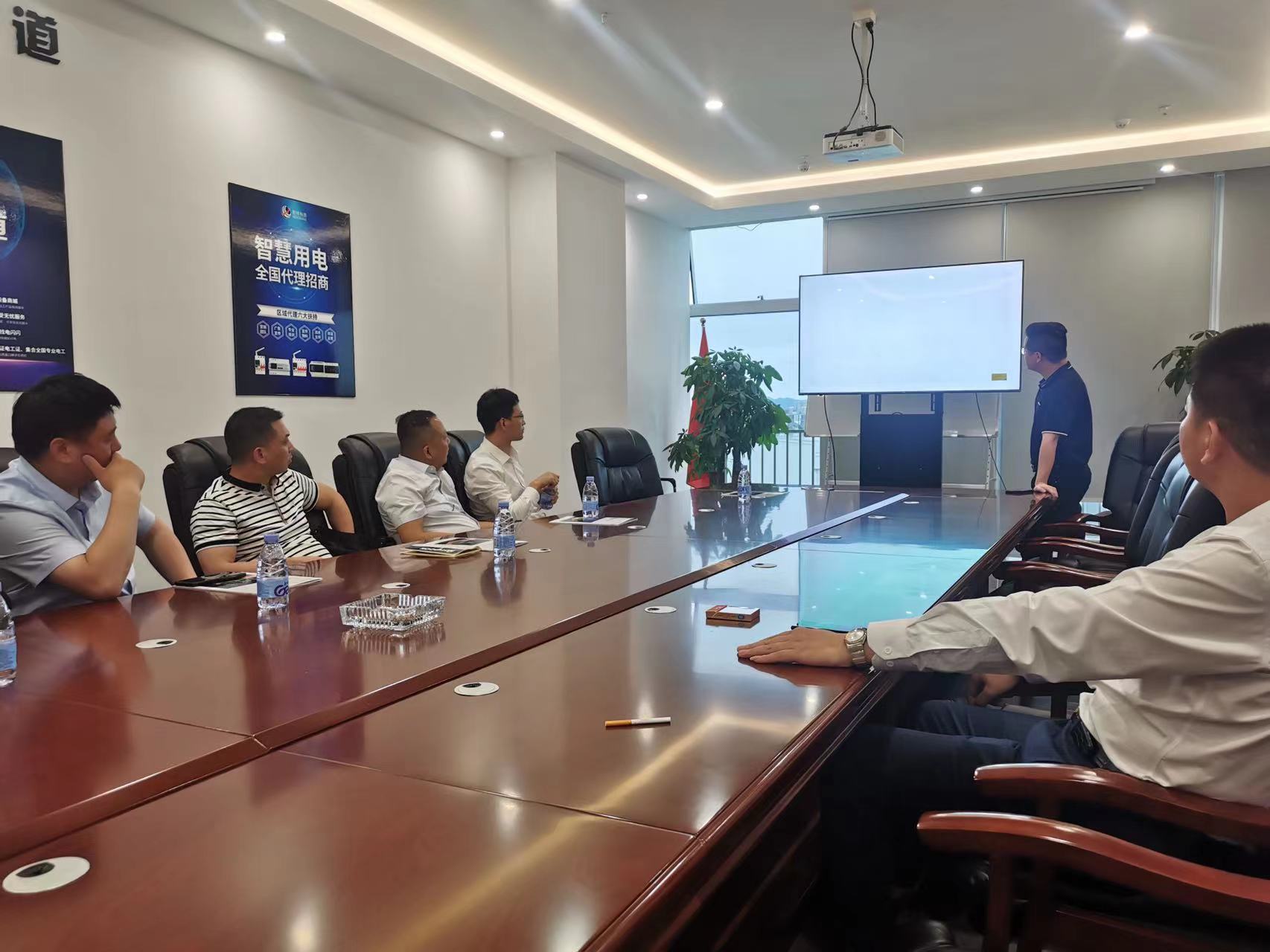 大冶市委常委向导莅临j9九游国际站科技旅行指导