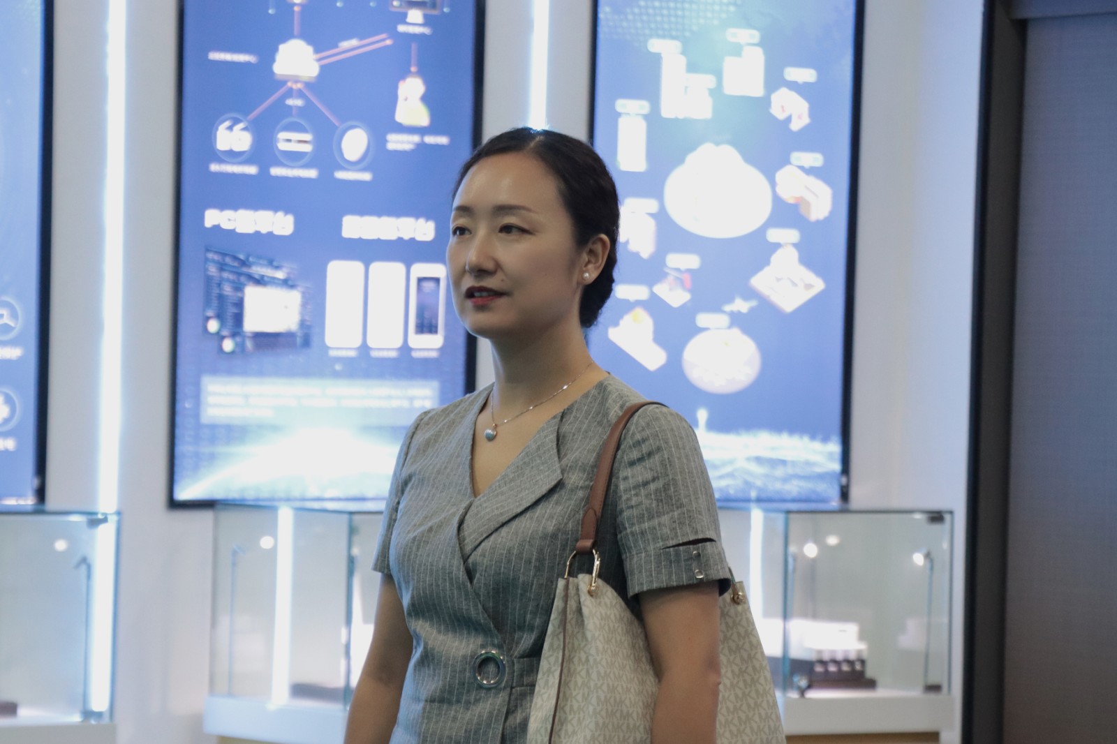 乌鲁木齐经济技术开发区招商效劳局莅临j9九游国际站科技旅行指导